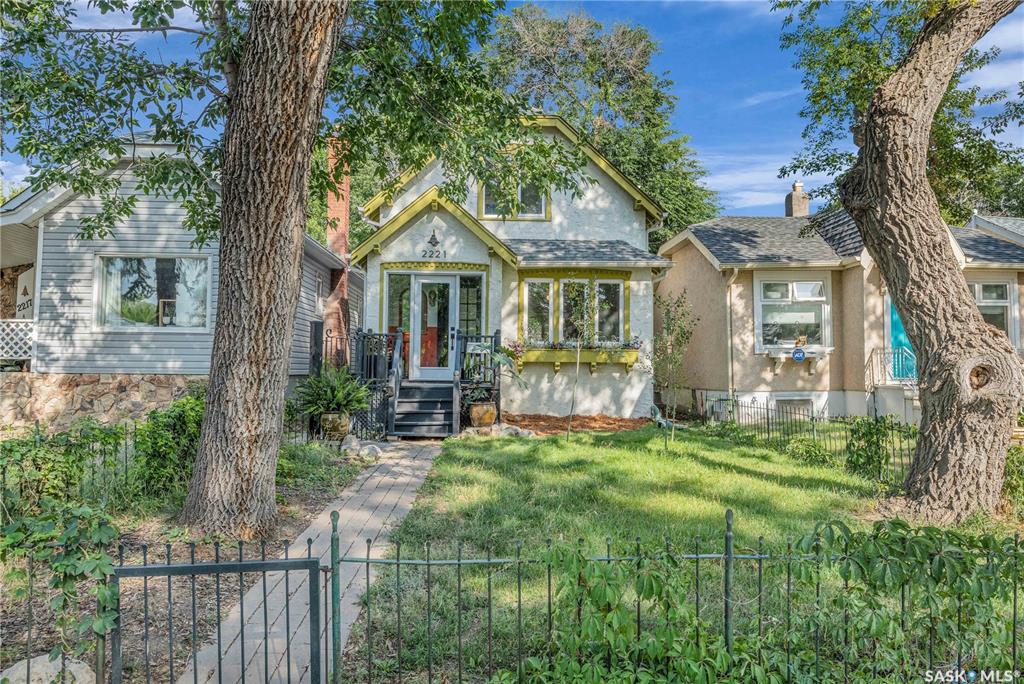 MLS® listing #SK015517 for sale located at 2221 Princess Street