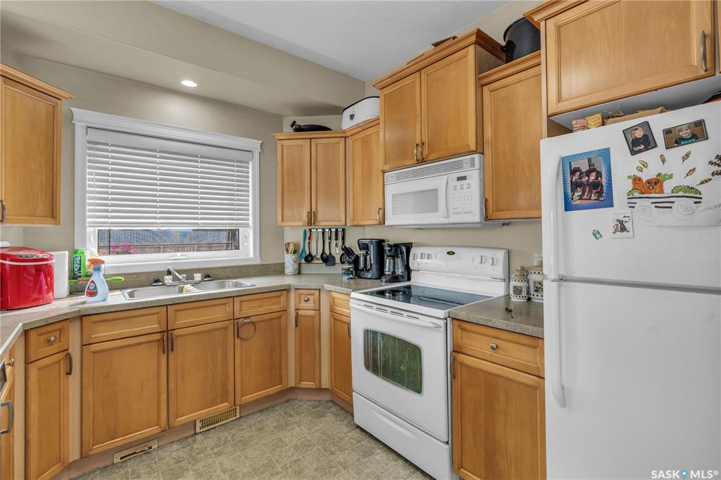 Fourth View of 319 3rd Avenue N, Martensville, Saskatchewan, S0K 0A2