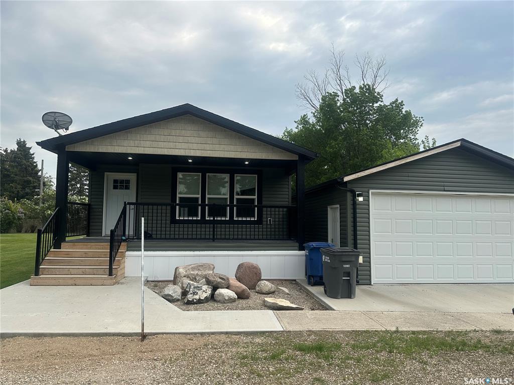 MLS® listing #SK015597 for sale located at 209 2nd Avenue