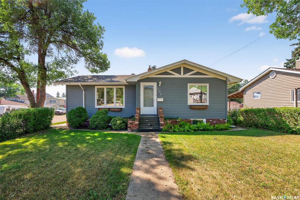 MLS® listing #SK015621 for sale located at 701 Hochelaga Street W