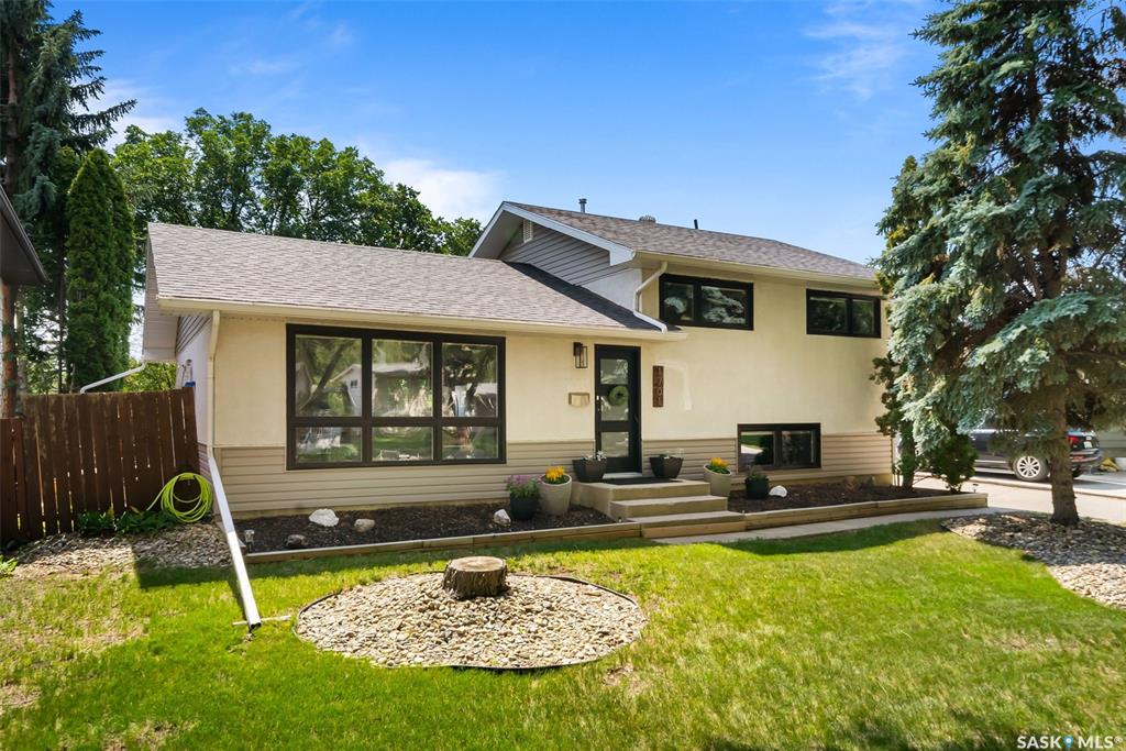 MLS® listing #SK015623 for sale located at 1701 Parker Avenue
