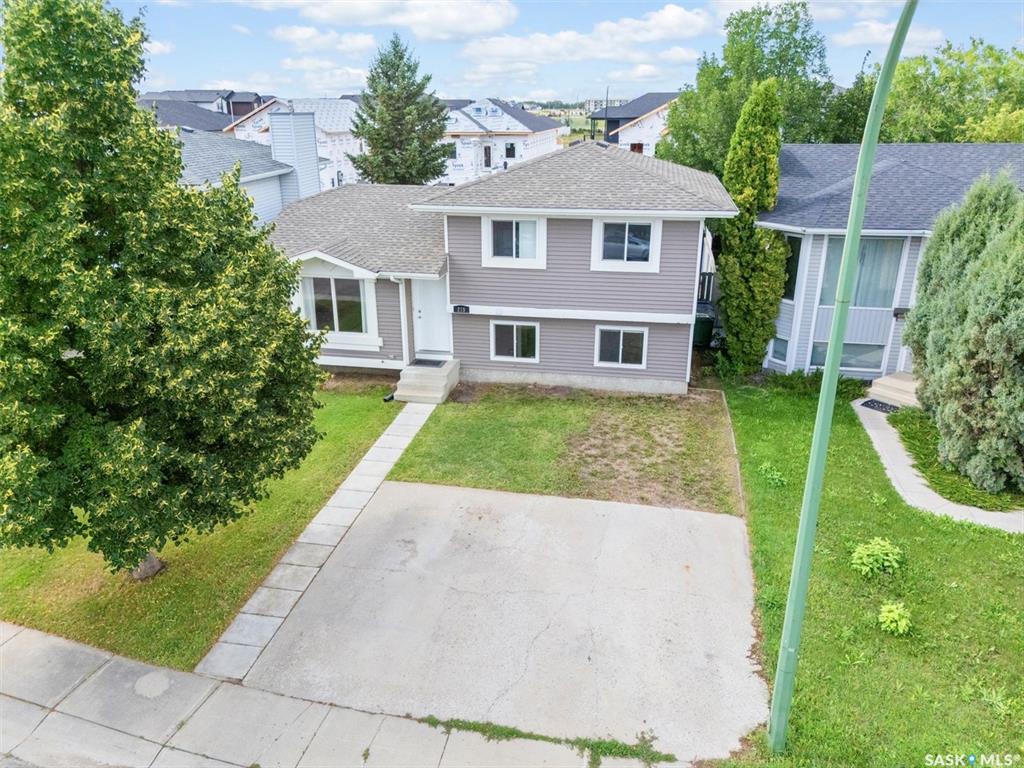 Second View of 215 Carter Crescent, Confederation Park, Saskatoon, Saskatchewan, S7L 7K4