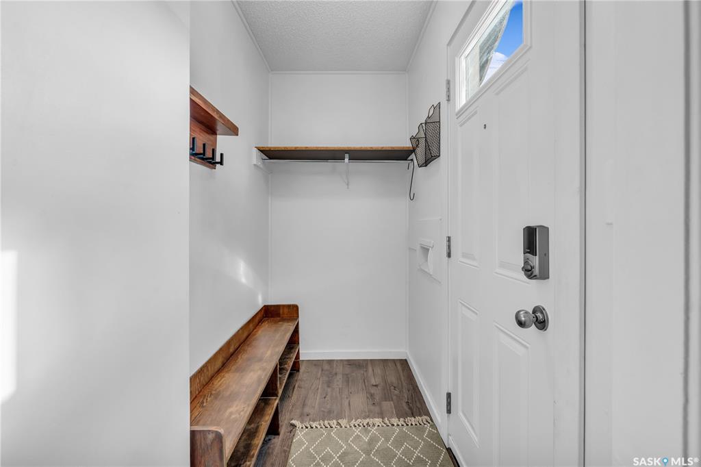 Second View of 6 Grey Place, Kelsey/Woodlawn, Saskatoon, Saskatchewan, S7L 1C6