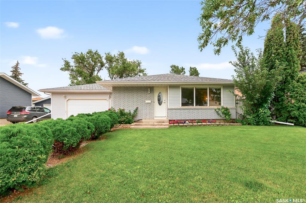 MLS® listing #SK015789 for sale located at 1345 Queen Crescent