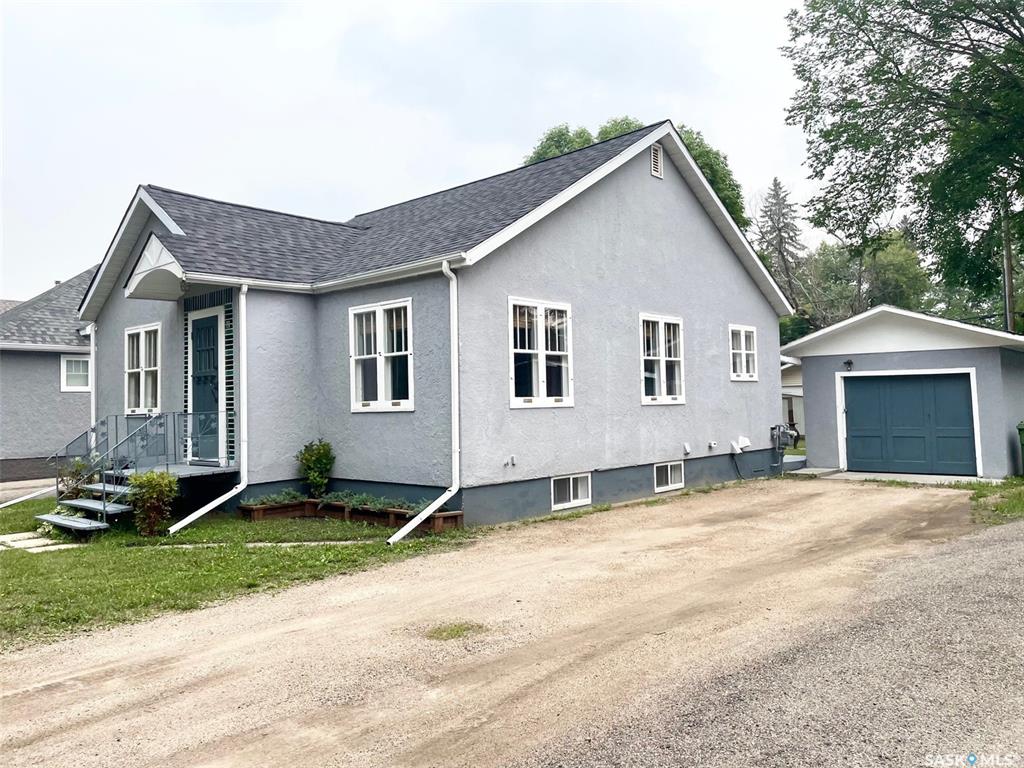 Second View of 77 Fourth Avenue N, Yorkton, Saskatchewan, S3N 1A4