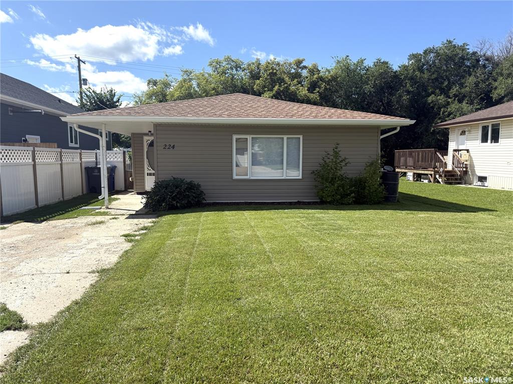 Second View of 224 Thomson Street, Outlook, Saskatchewan, S0L 2N0