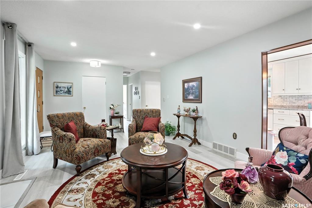 Fourth View of 243 25th Street W, West Hill PA, Prince Albert, Saskatchewan, S6V 4P4