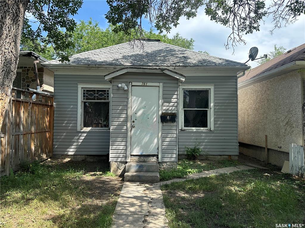 MLS® listing #SK015935 for sale located at 761 Athol Street
