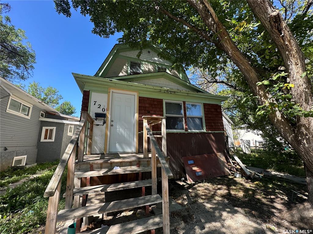 MLS® listing #SK015961 for sale located at 720 Cameron Street