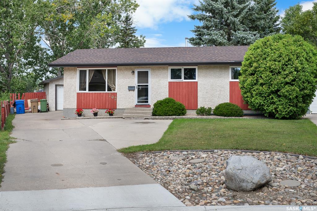 762 Bard Crescent N, SK016108, Saskatchewan,