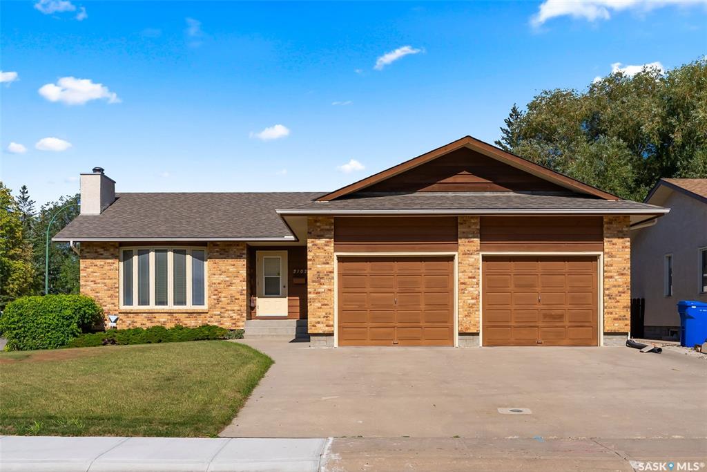 Second View of 2102 Hanover Crescent E, University Park, Regina, Saskatchewan, S4V 0Z6
