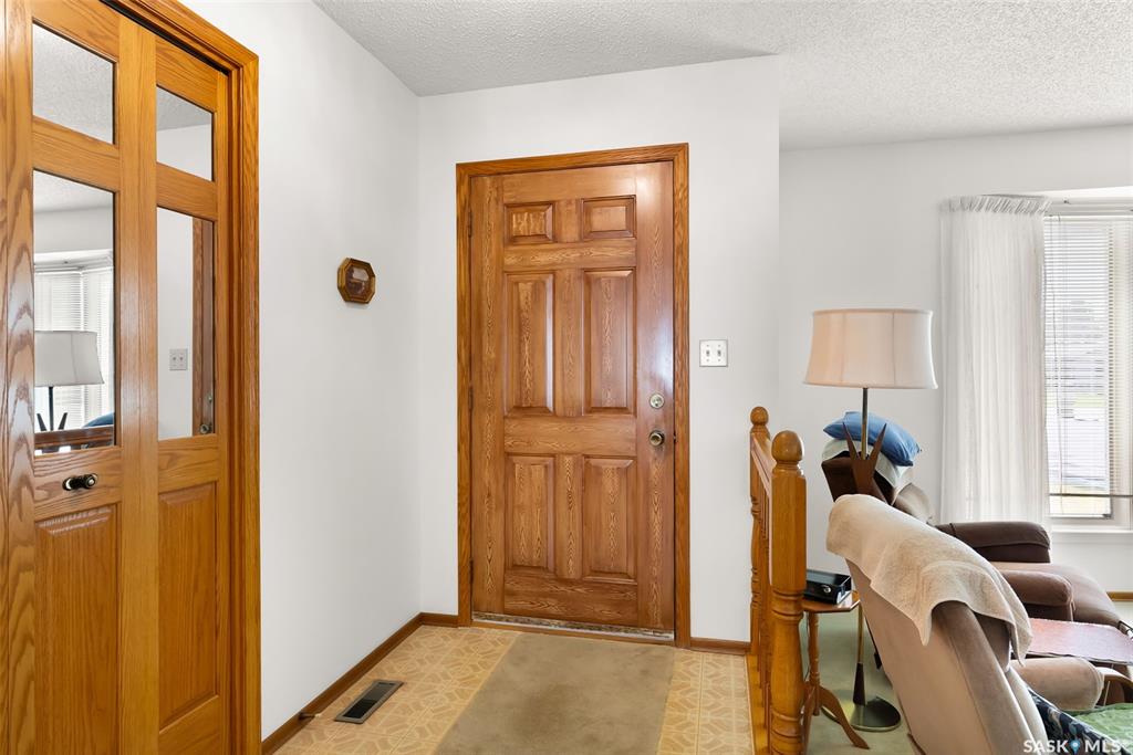 Third View of 2102 Hanover Crescent E, University Park, Regina, Saskatchewan, S4V 0Z6