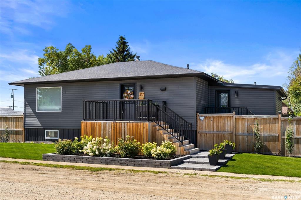Main View of 217 1st Avenue, Vibank, Saskatchewan, S0G 4Y0