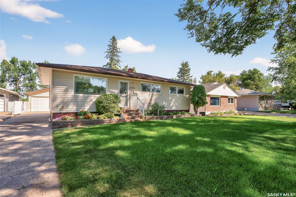 Second View of 1234 Carleton Street, Palliser, Moose Jaw, Saskatchewan, S6H 3A6