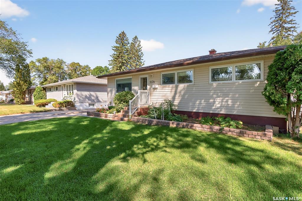 Third View of 1234 Carleton Street, Palliser, Moose Jaw, Saskatchewan, S6H 3A6