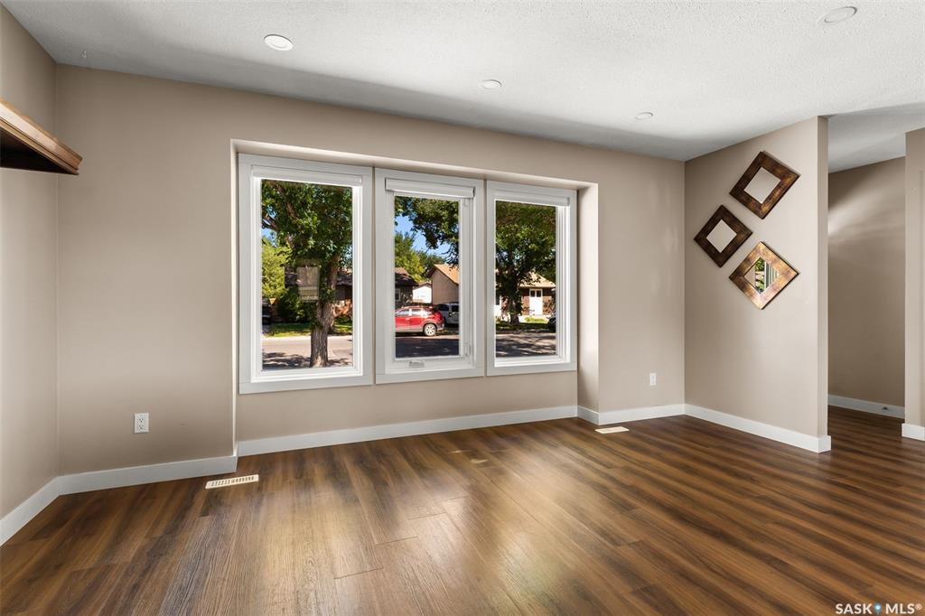 Fifth View of 1027 Graham Road, Glencairn Village, Regina, Saskatchewan, S4N 5Z5