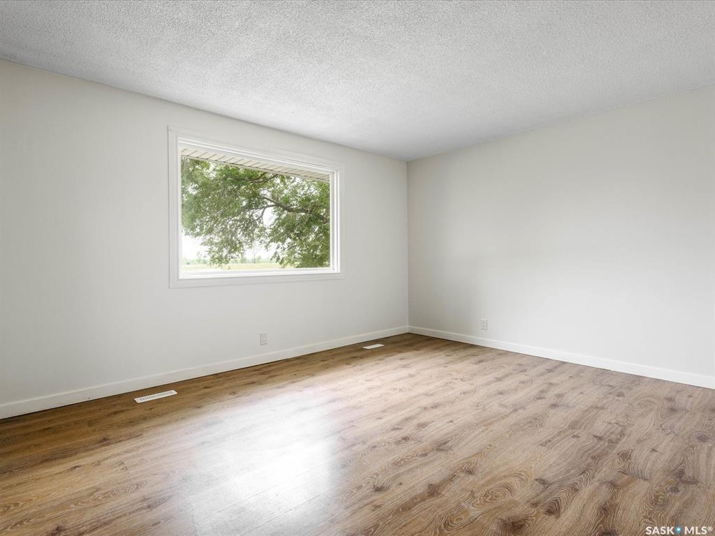 Fifth View of 7332 Bowman Avenue, Dieppe Place, Regina, Saskatchewan, S4T 6K8