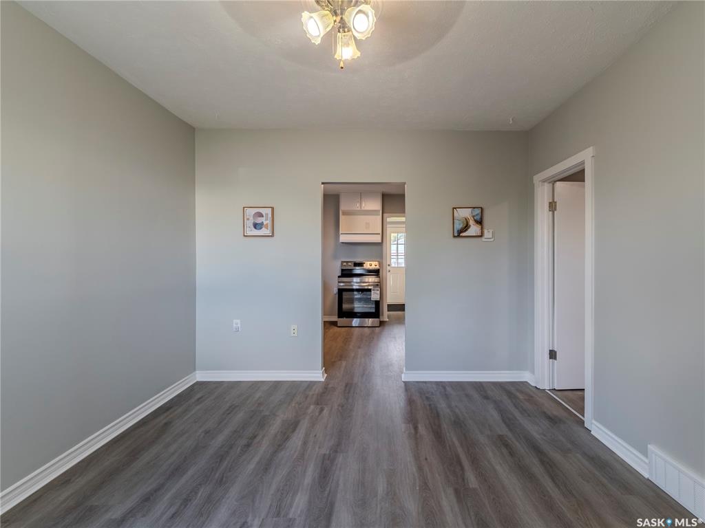 Third View of 221 N Avenue N, Westmount, Saskatoon, Saskatchewan, S7L 2T2