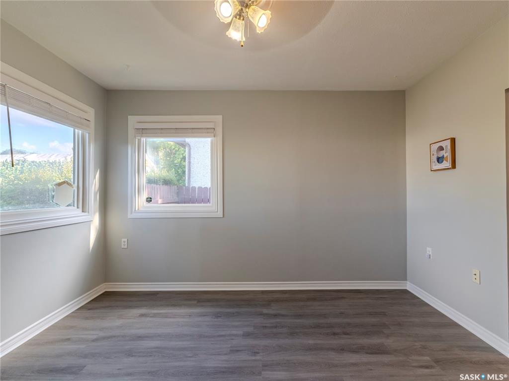 Fourth View of 221 N Avenue N, Westmount, Saskatoon, Saskatchewan, S7L 2T2