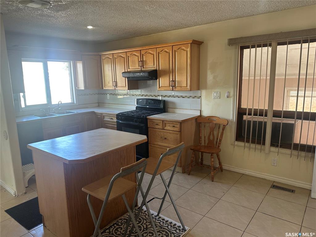 Second View of 630 Elphinstone Street, Washington Park, Regina, Saskatchewan, S4T 3K9
