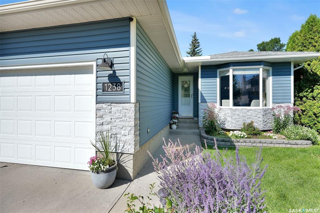 Third View of 1238 Gelsinger Place N, Lakeridge RG, Regina, Saskatchewan, S4X 4K2