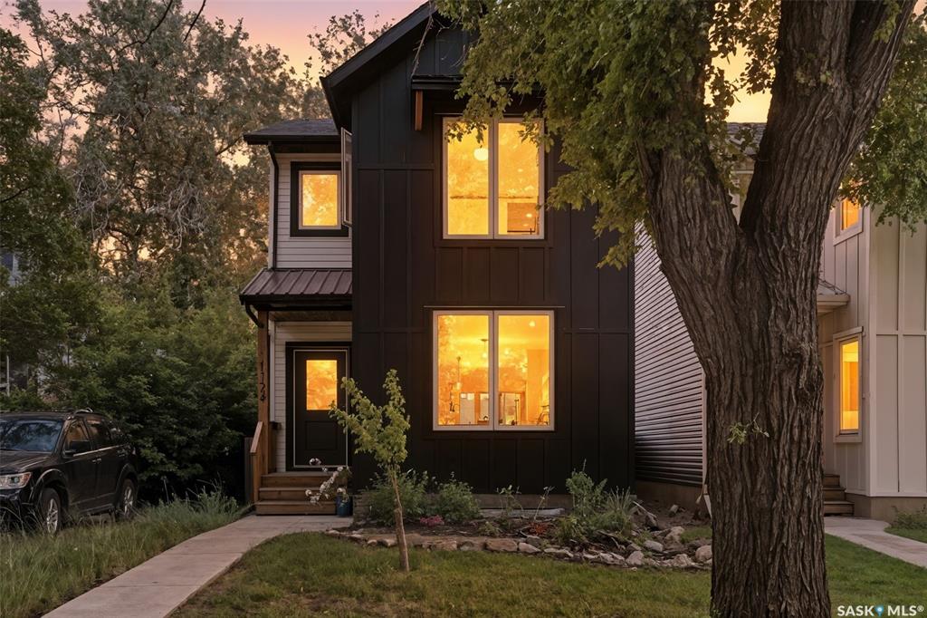Second View of 1124 9th Street E, Varsity View, Saskatoon, Saskatchewan, S7H 0N4