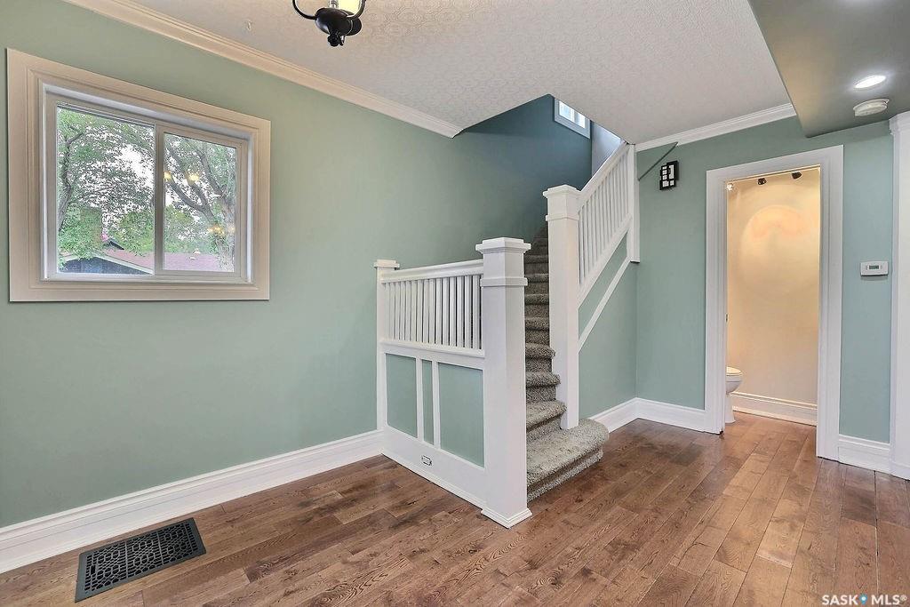 Fifth View of 936 College Avenue, Broders Annex, Regina, Saskatchewan, S4N 0Y3