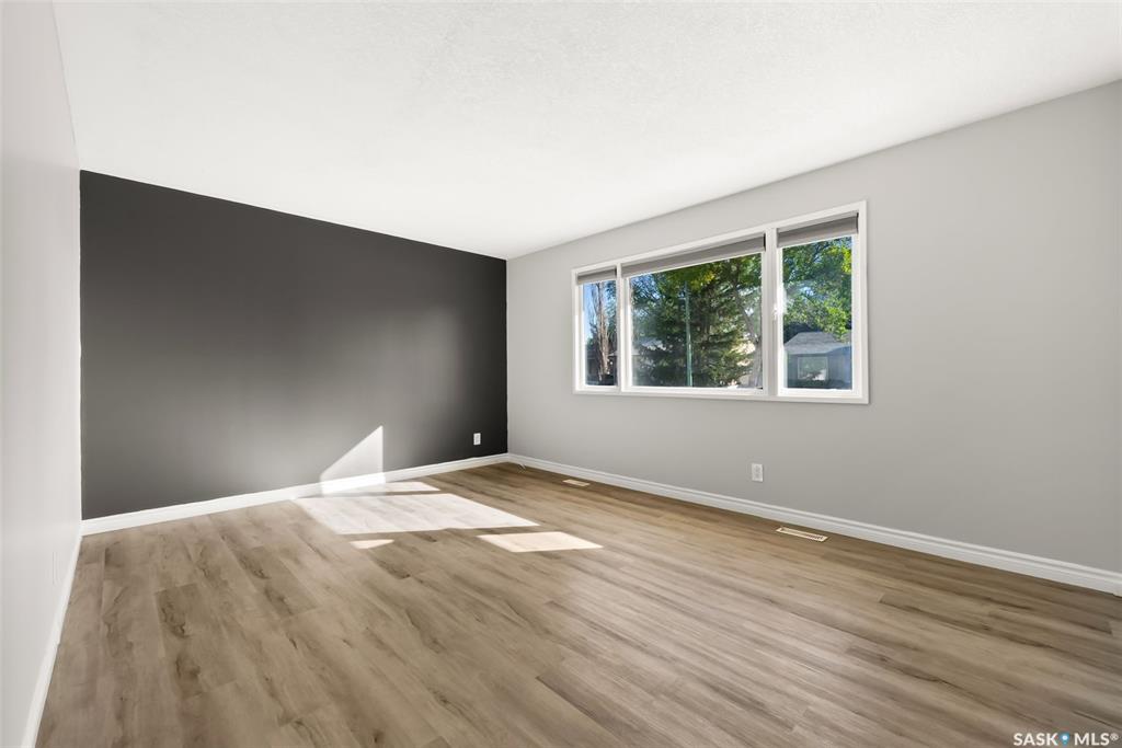 Fourth View of 105 Borlase Crescent, Glencairn, Regina, Saskatchewan, S4N 4G8