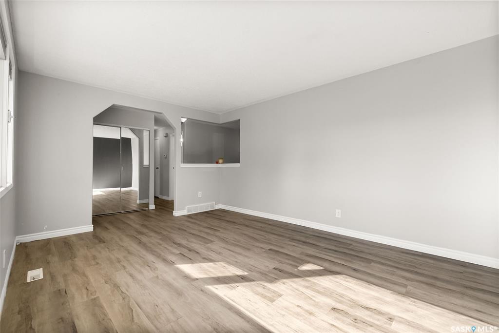 Fifth View of 105 Borlase Crescent, Glencairn, Regina, Saskatchewan, S4N 4G8