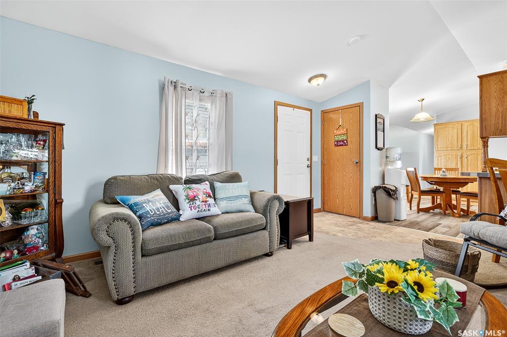 Fourth View of 5 C Avenue Ne, Hillcrest MJ, Moose Jaw, Saskatchewan, S6H 1P3