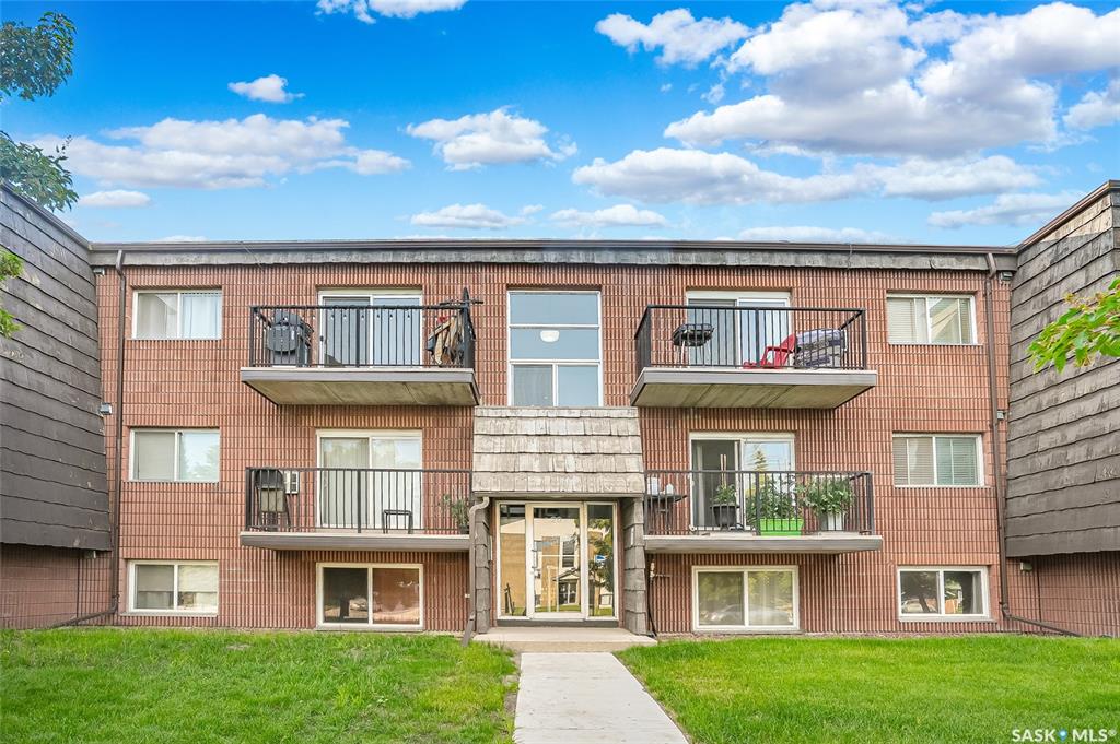 MLS® listing #SK016608 for sale located at 20 Assiniboine Drive #11