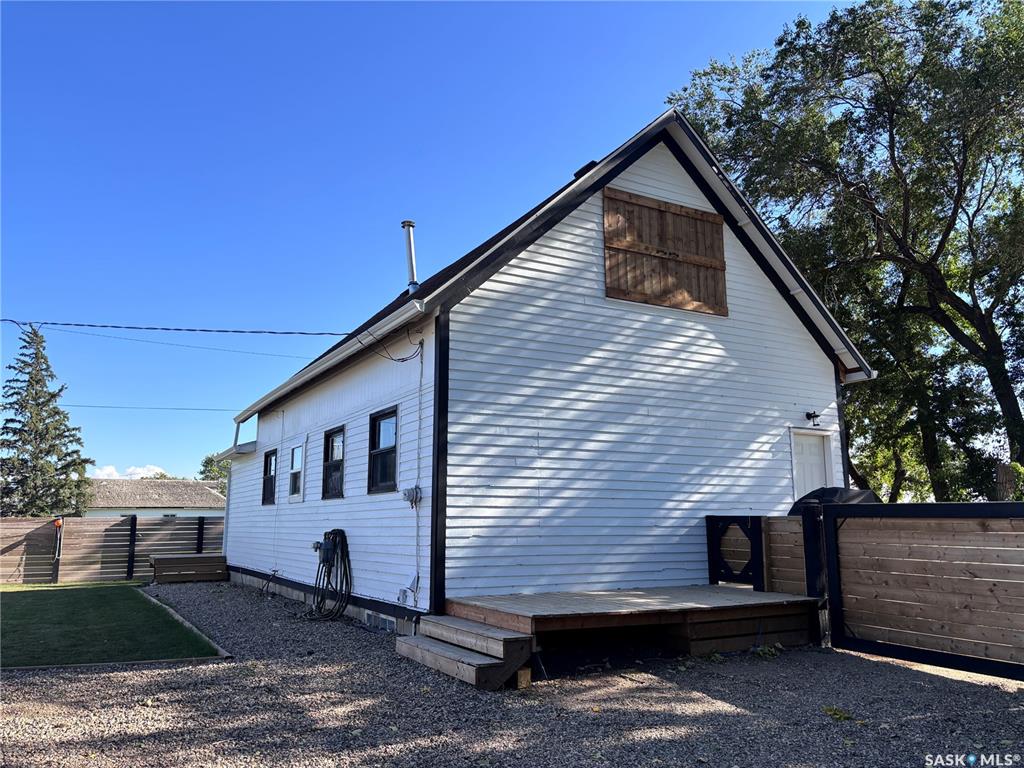 MLS® listing #SK016725 for sale located at 780 Railway Avenue