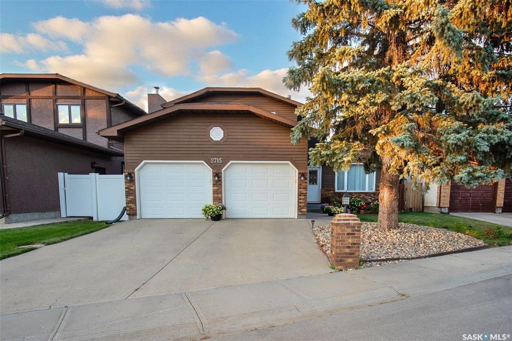 MLS® listing #SK016875 for sale located at 2715 Livingstone Bay E