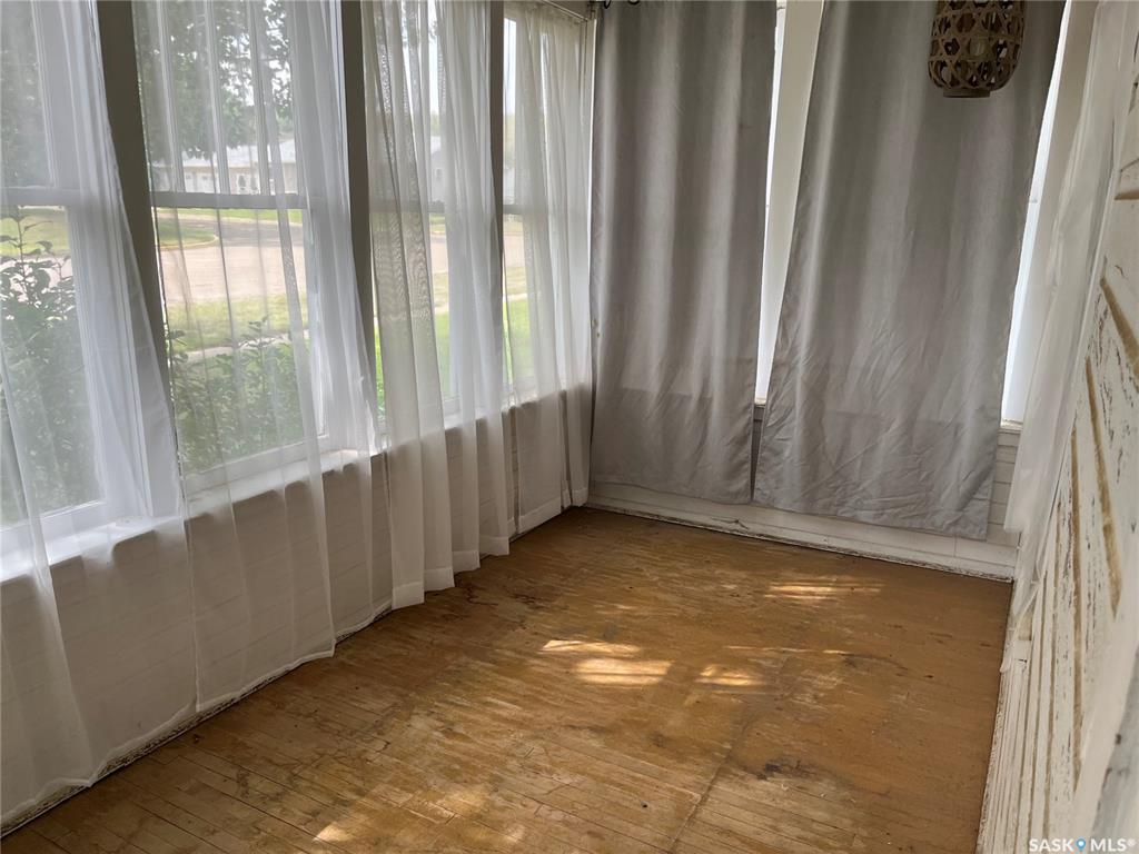 Fifth View of 9 3rd Street E, Willow Bunch, Saskatchewan, S0H 4K0