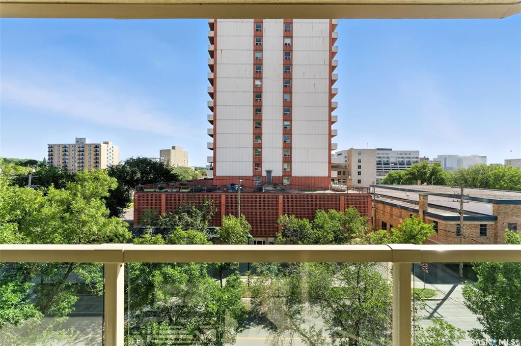 Third View of 303 5th Avenue N #401, Central Business District, Saskatoon, Saskatchewan, S7K 2P6
