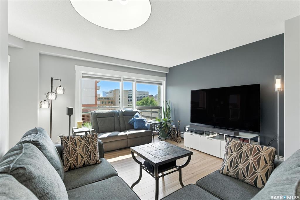 Fifth View of 303 5th Avenue N #401, Central Business District, Saskatoon, Saskatchewan, S7K 2P6