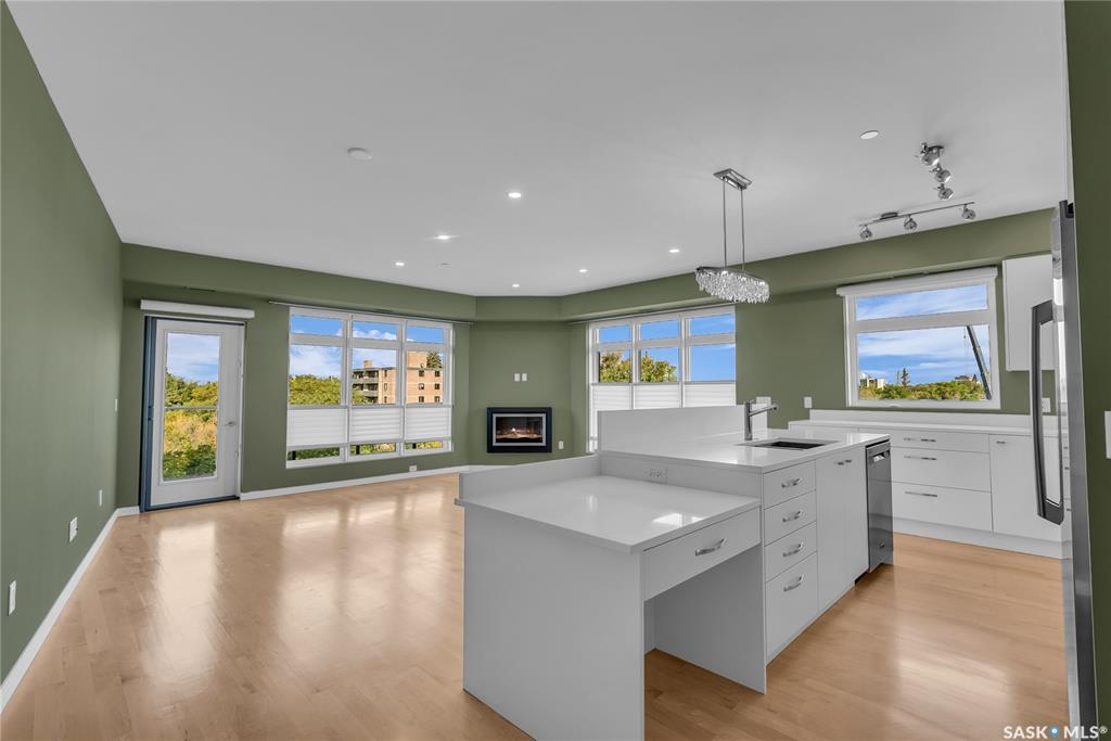 Fourth View of 922 Broadway Avenue #501, Nutana, Saskatoon, Saskatchewan, S7N 1B7