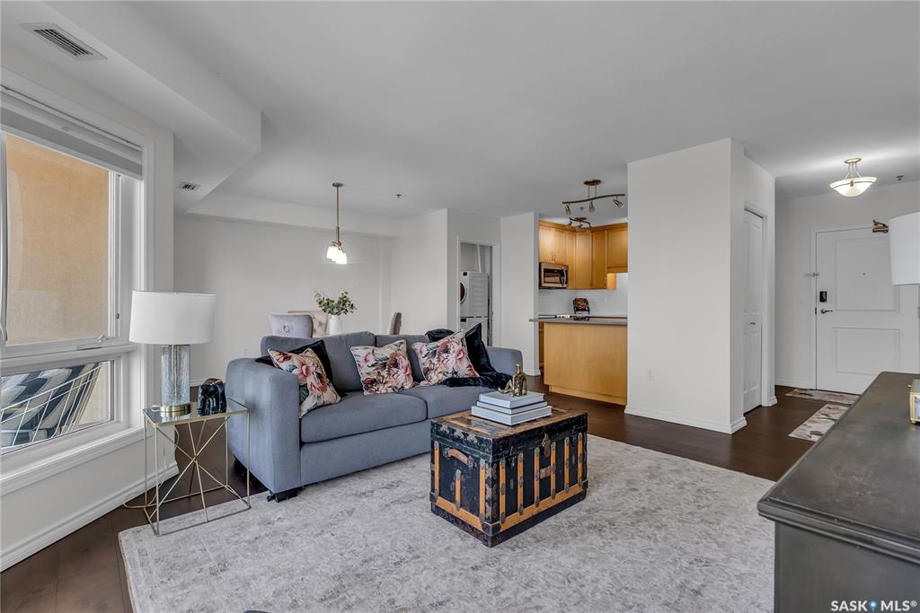 Fifth View of 902 Spadina Crescent E #1205, Central Business District, Saskatoon, Saskatchewan, S7K 0G8