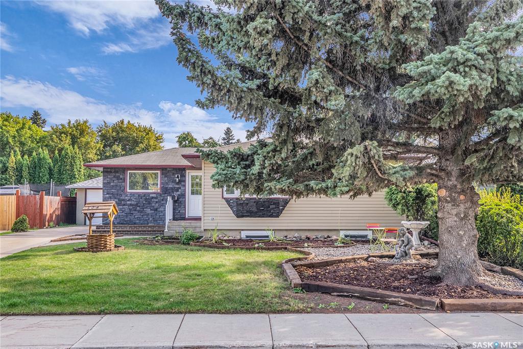 Second View of 108 Rupert Drive, Richmond Heights, Saskatoon, Saskatchewan, S7K 1B3