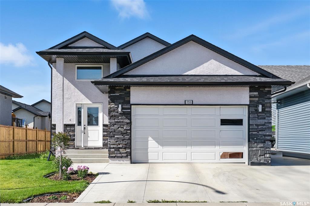 Second View of 755 Labine Court, Kensington, Saskatoon, Saskatchewan, S7L 6C8