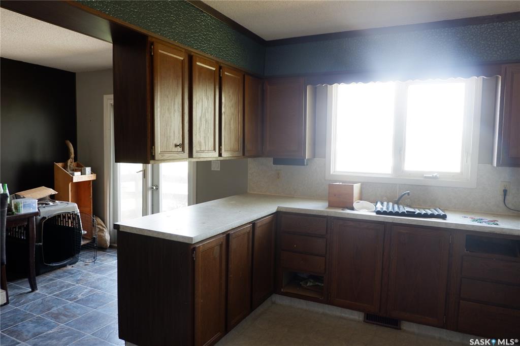 Fifth View of 512 4th Avenue W, Assiniboia, Saskatchewan, S0H 0B0