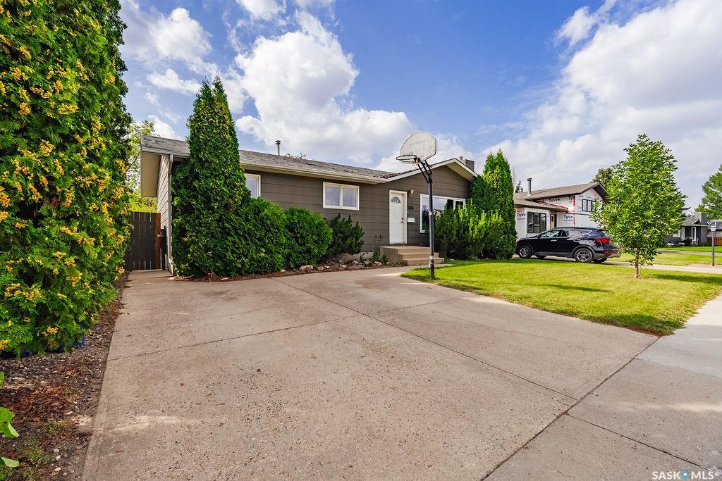 Second View of 243 Roborecki Crescent, Silverwood Heights, Saskatoon, Saskatchewan, S7K 5L1