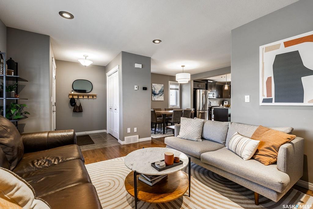 Second View of 522 Stonebridge Common, Stonebridge, Saskatoon, Saskatchewan, S7T 1C8