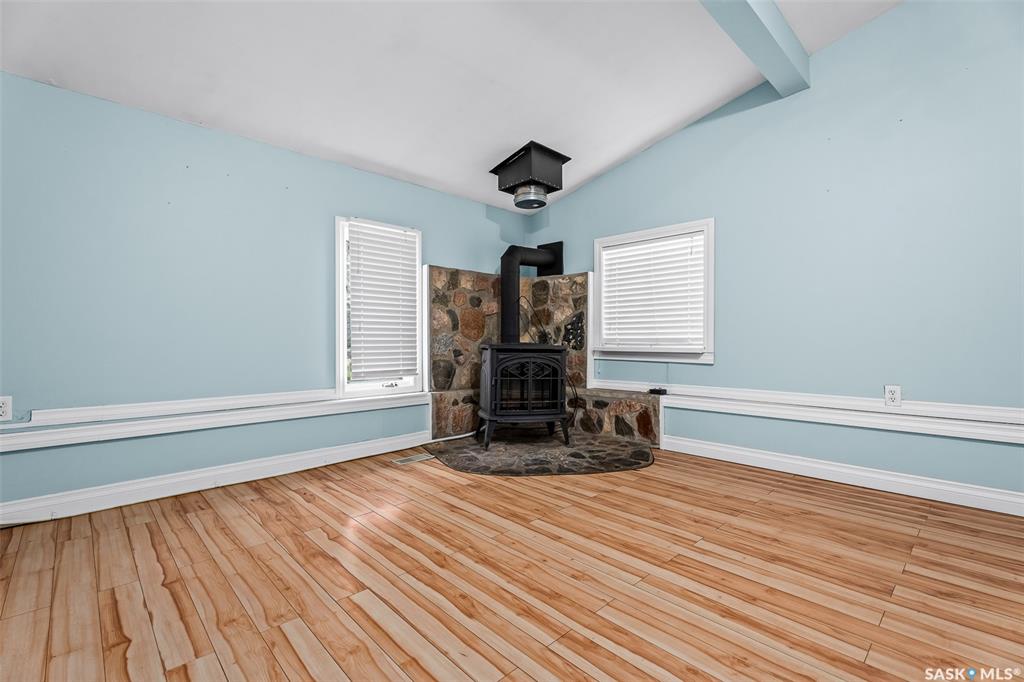 Fourth View of 203 1st Avenue Se, Westmount/Elsom, Moose Jaw, Saskatchewan, S6H 4W4