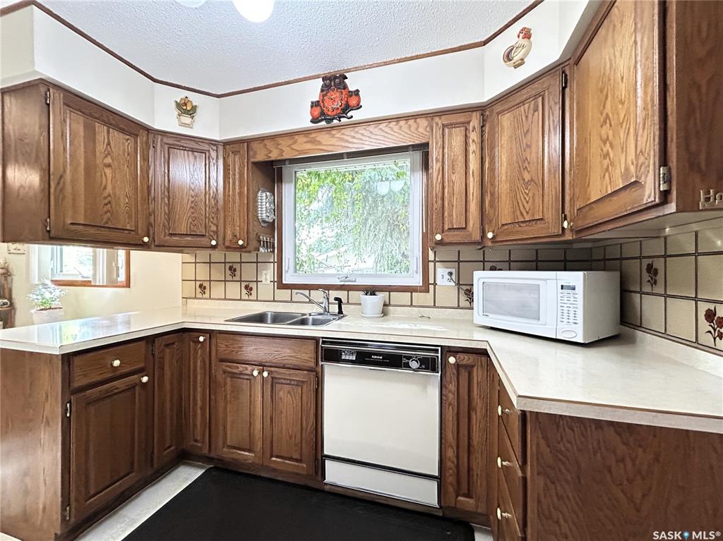 Second View of 1414 East Heights, Eastview SA, Saskatoon, Saskatchewan, S7J 3B3