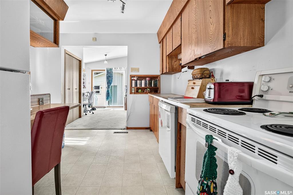 Fifth View of 1138 7th Avenue Nw, Central MJ, Moose Jaw, Saskatchewan, S6H 4C5