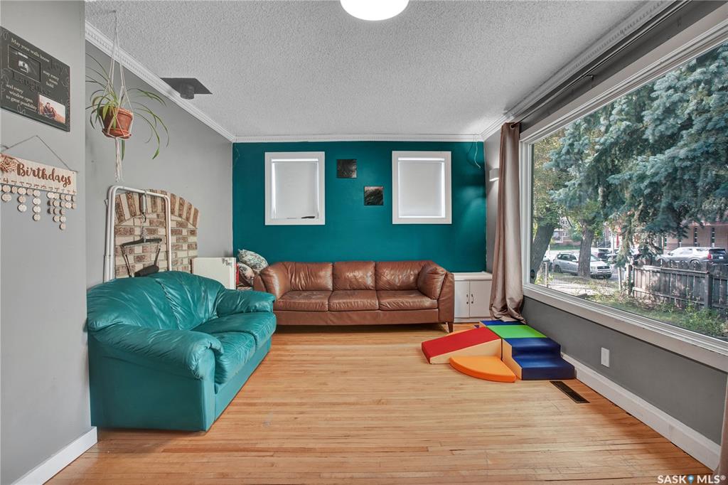 Third View of 226 N Avenue S, Pleasant Hill, Saskatoon, Saskatchewan, S7M 2M9