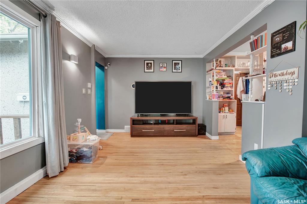 Fifth View of 226 N Avenue S, Pleasant Hill, Saskatoon, Saskatchewan, S7M 2M9