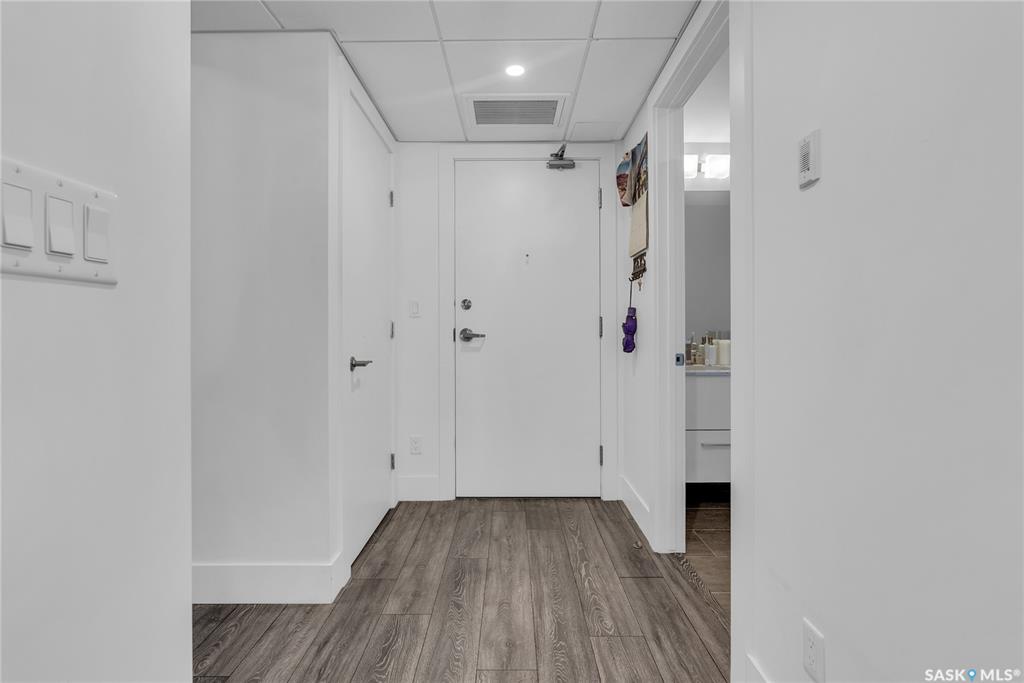 Second View of 409 B Avenue S #304, Riversdale, Saskatoon, Saskatchewan, S7M 1M7