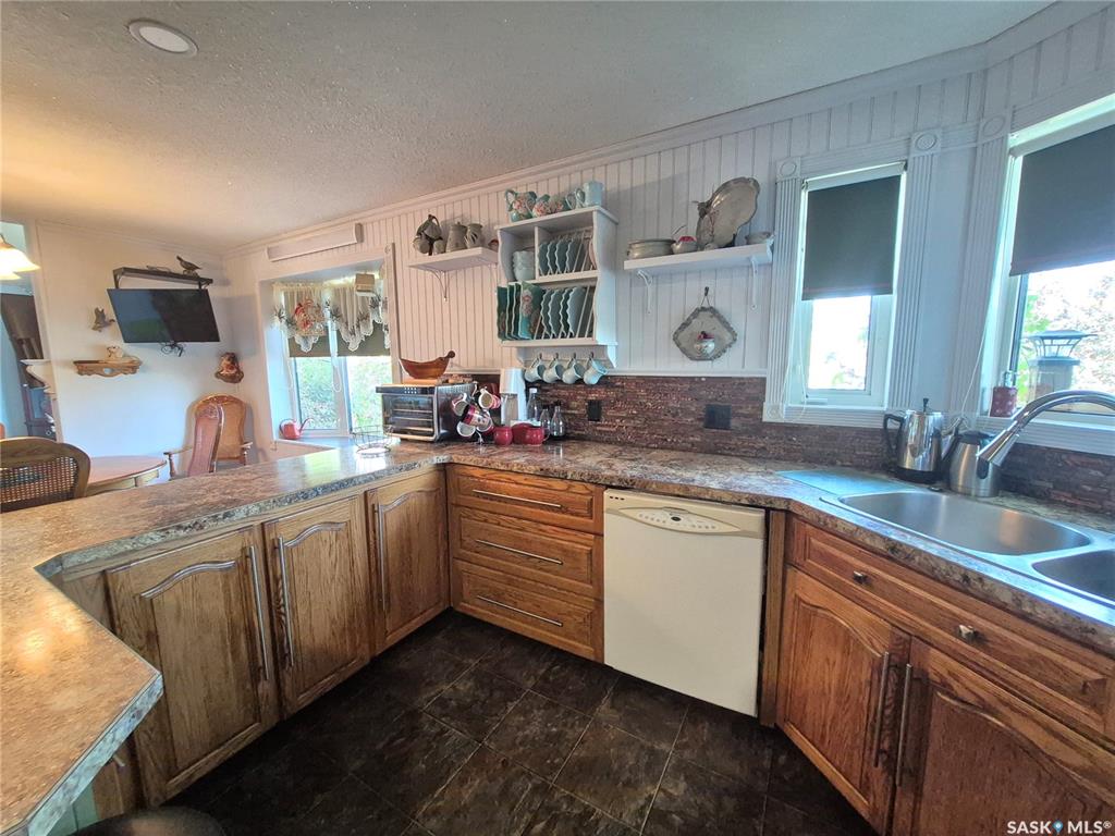 Fifth View of 713 Railway Avenue, Midale, Saskatchewan, S0C 1S0